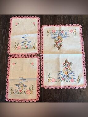 Set Of 3 Vintage Hand Embroidered Floral Lamppost Doilies With Pink Crochet Edge